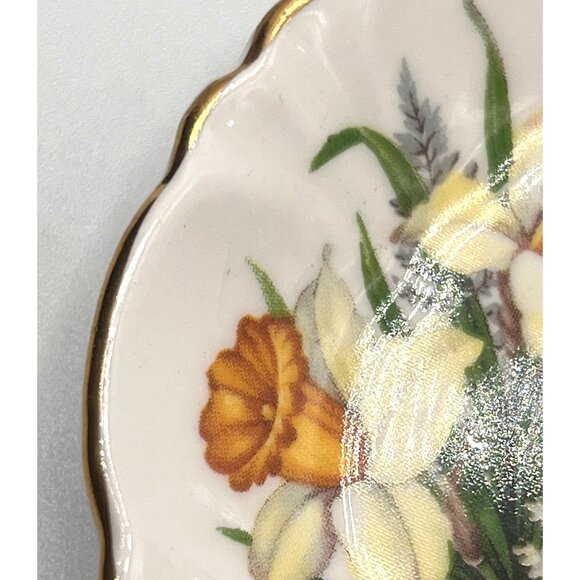 Royal Windsor England White Trinket Dish Yellow Floral Gold Rim Fine Bone China - Picture 10 of 13
